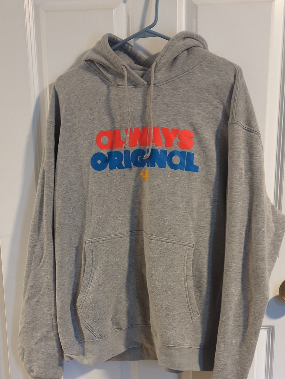 adidas Gray Hoodie XL with Red and Blue Graphic A7